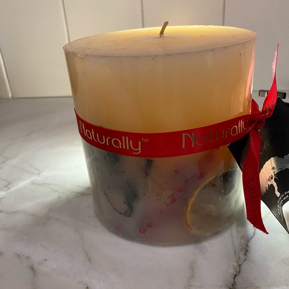 Naturally 5” cylinder candle. unique Candle New - Picture 5 of 7